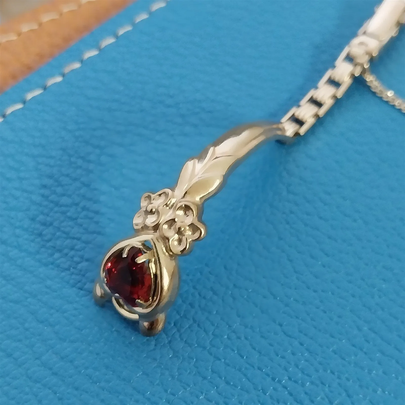 Ladies 1950s Yellow Gold-Fill Kreisler Red Glass Hearts Vintage Watch Band